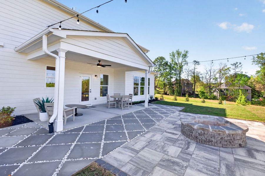 Representative exterior details of a home built from the Riverton by Pulte Homes in Riversprings, Dacula (Image 3).