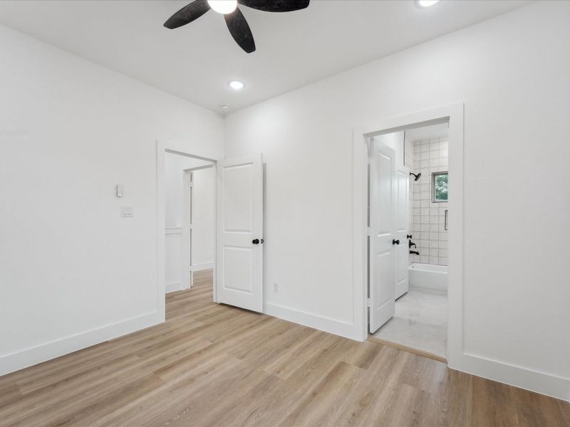 Spacious, unfurnished interior of a new home in , Houston (Image 20).