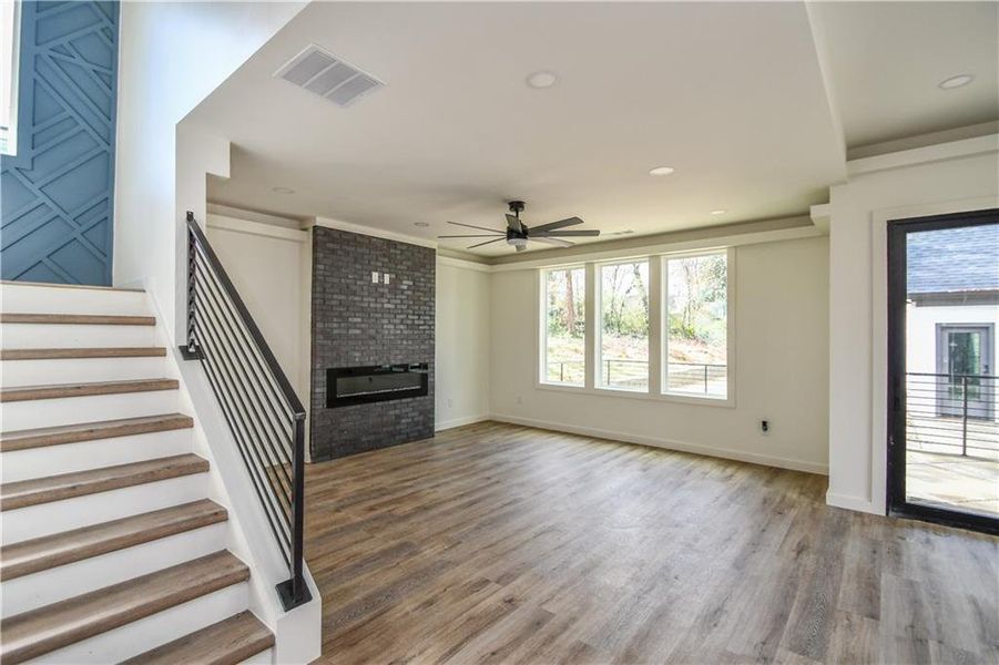 Spacious, unfurnished interior of a new home in , Atlanta (Image 12).