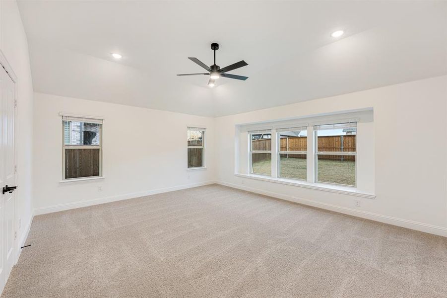 Spacious, unfurnished interior of a new home in Terracina, Rockwall (Image 25).