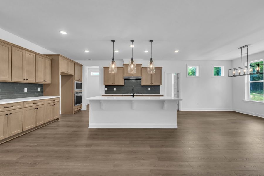 Representative furnished interior of a home built from the The Hampton by RobuckHomes in Kennebec Crossing, Angier (Image 71). Representative furnished interior of a home built from the The Hampton by RobuckHomes in Kennebec Crossing, Angier (Image 71).