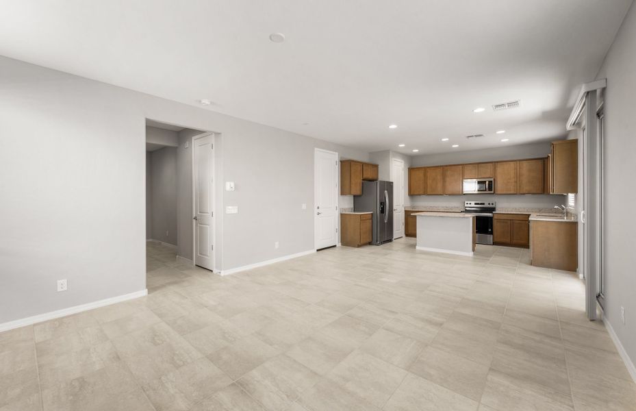 Spacious, unfurnished interior of a new home in Asante- Atrium Series, Surprise (Image 18).