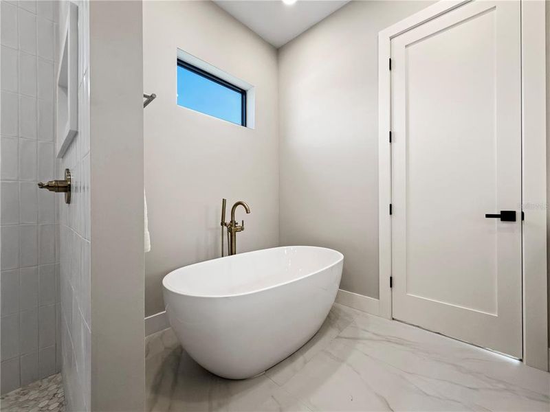 Furnished interior view inside a new home in College Park, Orlando (Image 41).