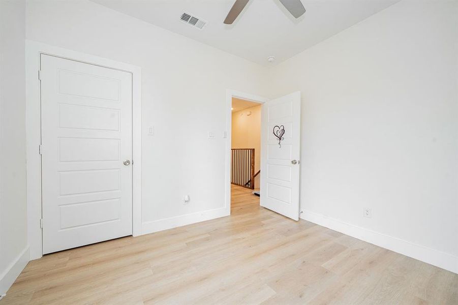 Spacious, unfurnished interior of a new home in , Gun Barrel City (Image 24).