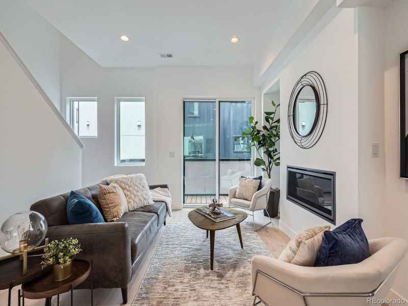 20 2nd Floor Living Room Feature.jpg 20 2nd Floor Living Room Feature.jpg