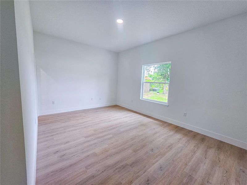 Spacious, unfurnished interior of a new home in , Ocala (Image 40).
