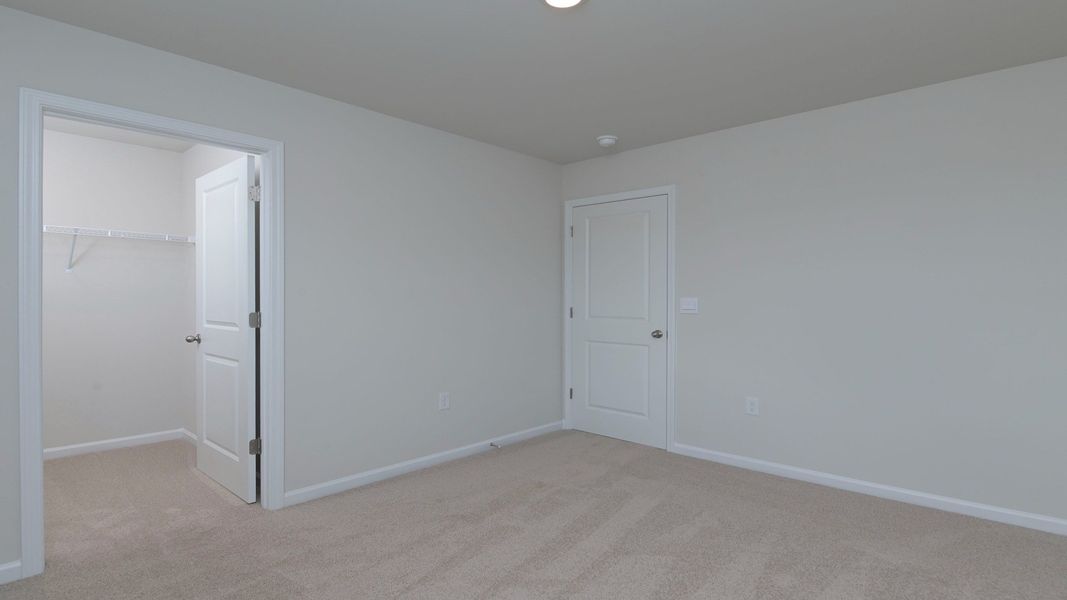 Spacious, unfurnished interior of a new home in Livingston Woods, Irmo (Image 23).