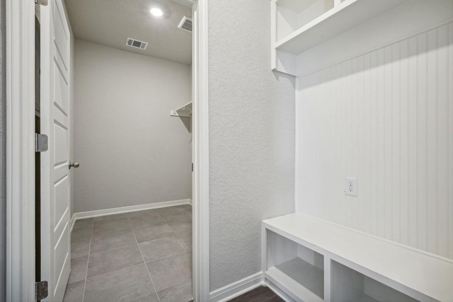 Spacious, unfurnished interior of a new home in Kingdom Heights, Rosenberg (Image 42).
