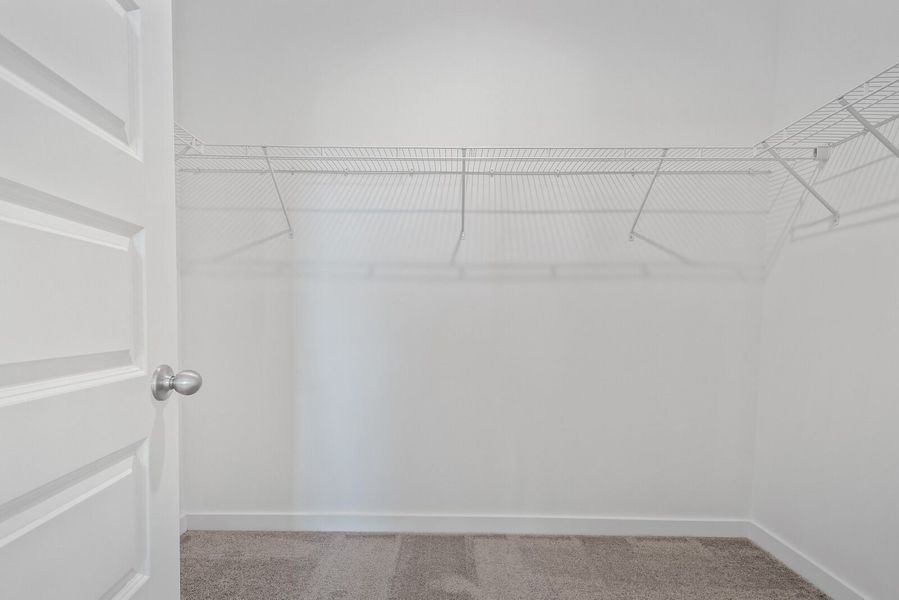 Spacious, unfurnished interior of a new home in Sage Farms, White House (Image 84).