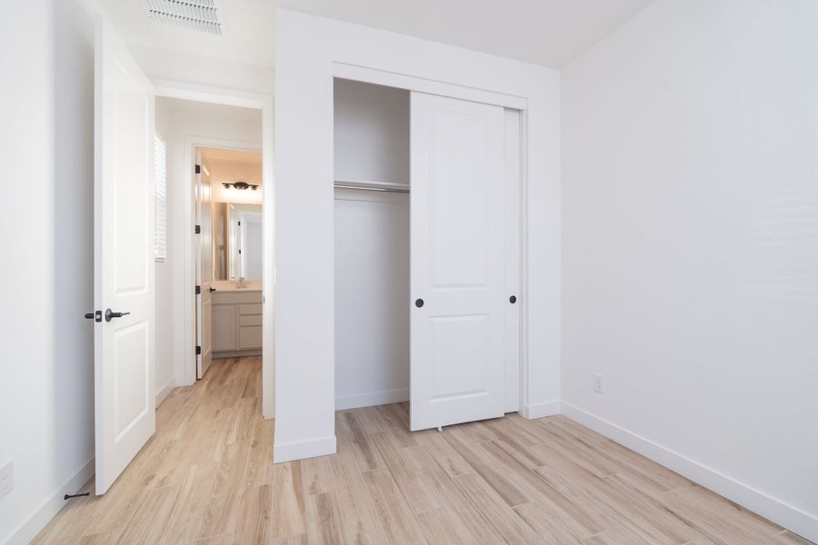 Spacious, unfurnished interior of a new home in Terraza, San Tan Valley (Image 13). Spacious, unfurnished interior of a new home in Terraza, San Tan Valley (Image 13).
