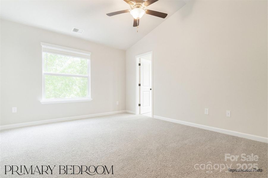 Spacious, unfurnished interior of a new home in , Charlotte (Image 9).
