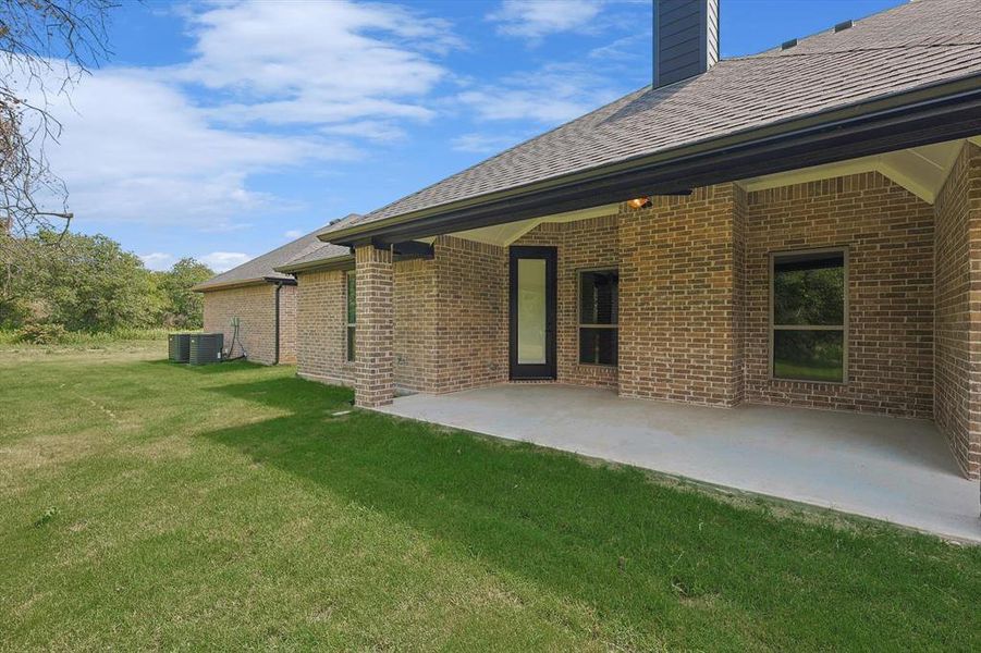 Front exterior of a new home in , Weatherford, TX, highlighting curb appeal (Image 1). Front exterior of a new home in , Weatherford, TX, highlighting curb appeal (Image 1).