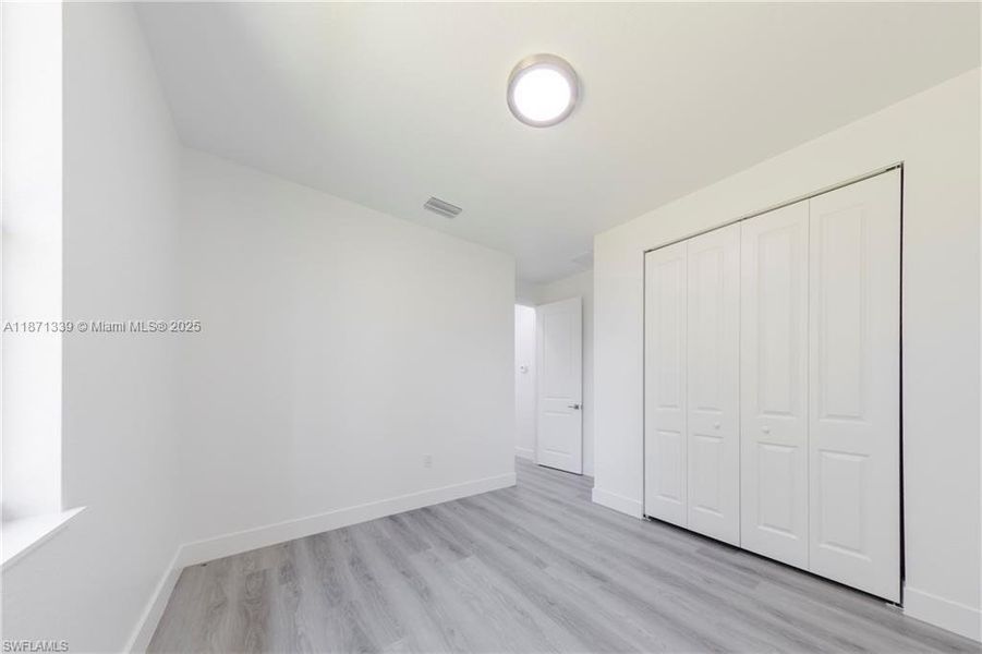 Spacious, unfurnished interior of a new home in , Lehigh Acres (Image 11).