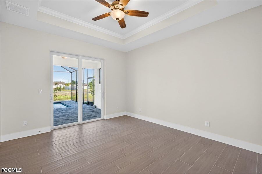 Spacious, unfurnished interior of a new home in Cape Coral, Cape Coral (Image 16).