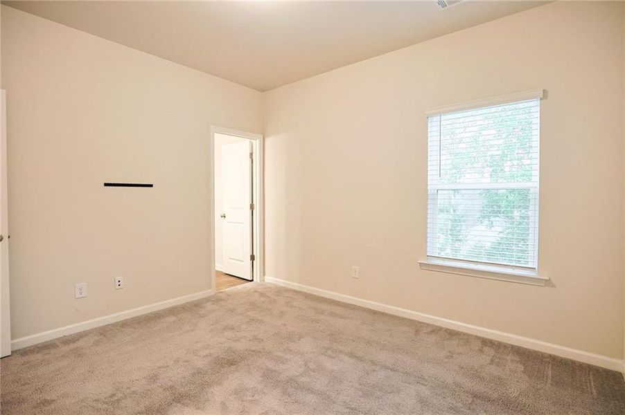 Spacious, unfurnished interior of a new home in , Auburn (Image 44).