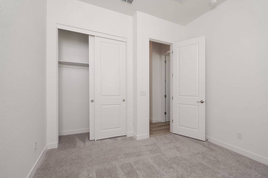 Spacious, unfurnished interior of a new home in Terraza, San Tan Valley (Image 9). Spacious, unfurnished interior of a new home in Terraza, San Tan Valley (Image 9).