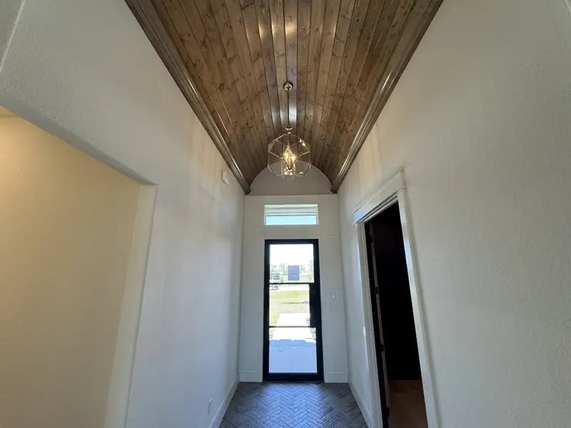 Spacious, unfurnished interior of a new home in Summit Ranch, Aledo (Image 10). Spacious, unfurnished interior of a new home in Summit Ranch, Aledo (Image 10).