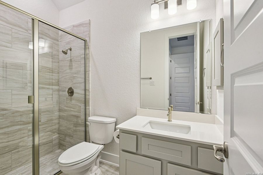 Furnished interior view inside a new home in Waldsanger, New Braunfels (Image 40).