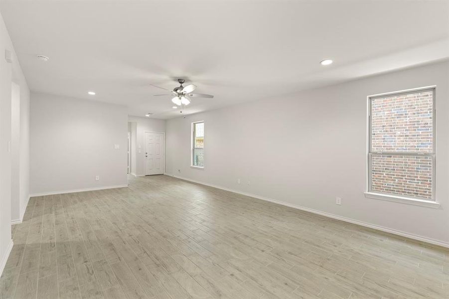 09. 3112 Yellow Pine - Family