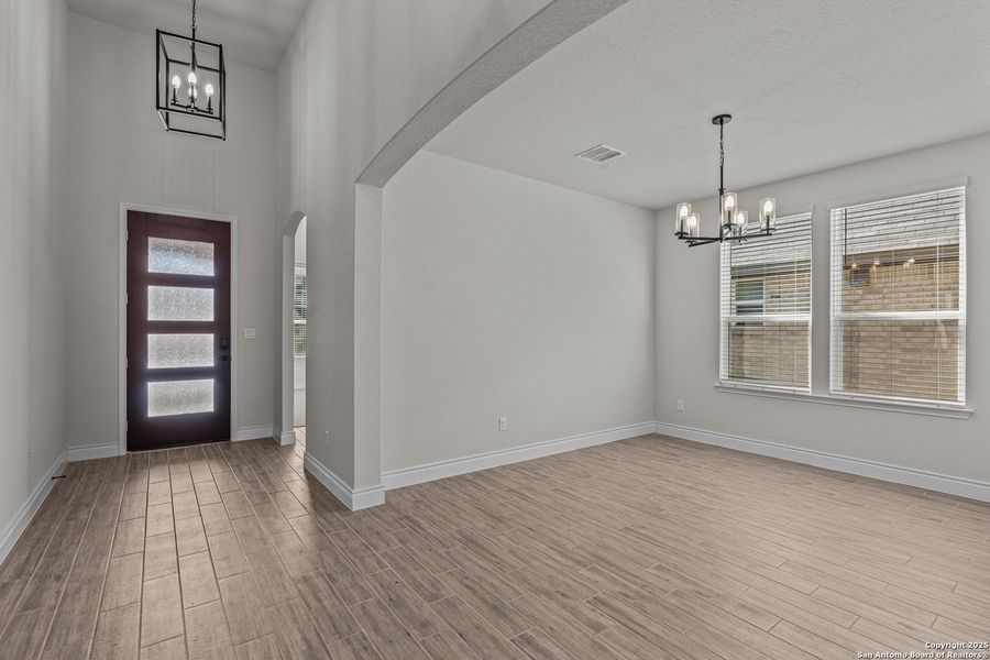 Spacious, unfurnished interior of a new home in Davis Ranch, San Antonio (Image 24). Spacious, unfurnished interior of a new home in Davis Ranch, San Antonio (Image 24).