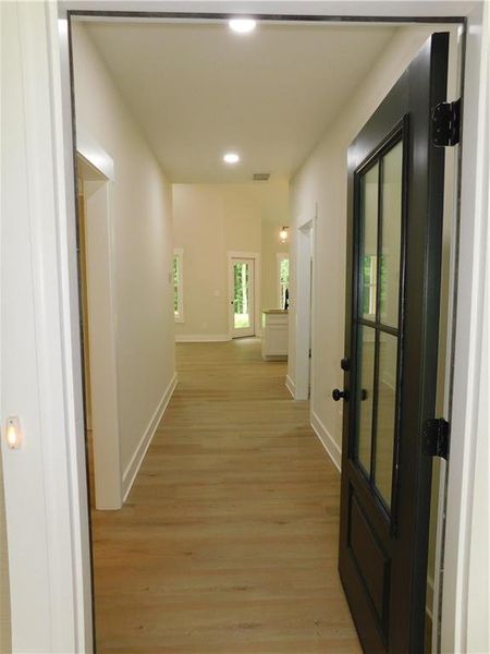 Spacious, unfurnished interior of a new home in , Dahlonega (Image 17).