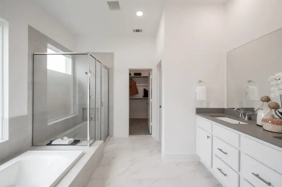 Furnished interior view inside a new home in Clopton Farms, Montgomery (Image 16).