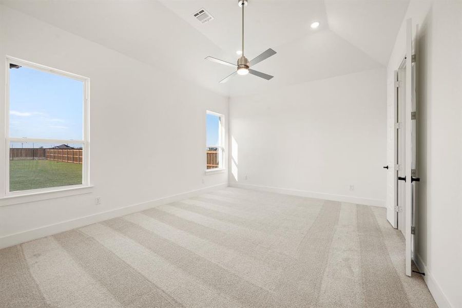 Spacious, unfurnished interior of a new home in Settlers Glen, New Fairview (Image 26).