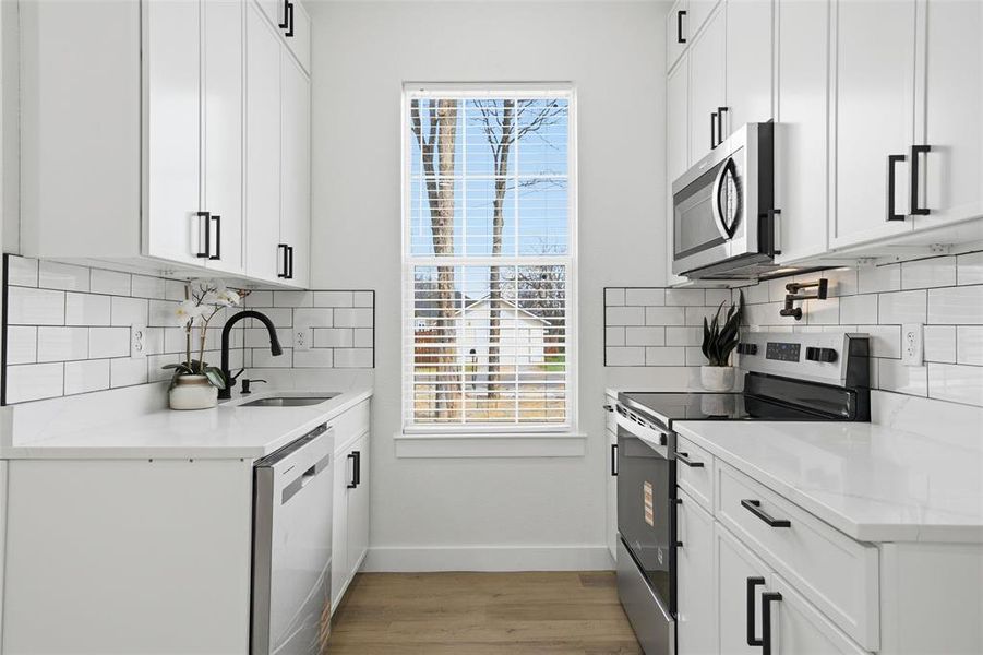 Furnished interior view inside a new home in , Waco (Image 5).