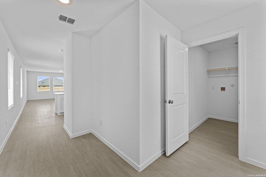 Spacious, unfurnished interior of a new home in Hidden Oasis, San Antonio (Image 21). Spacious, unfurnished interior of a new home in Hidden Oasis, San Antonio (Image 21).