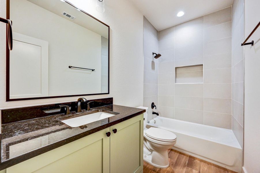 Furnished interior view inside a new home in , Wimberley (Image 9).