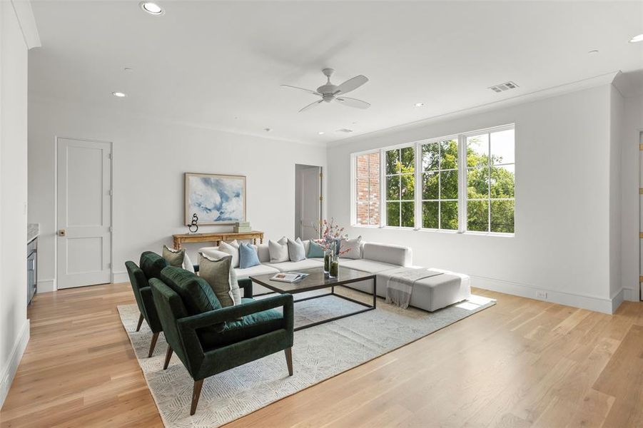 Furnished interior view inside a new home in , Dallas (Image 27). Furnished interior view inside a new home in , Dallas (Image 27).