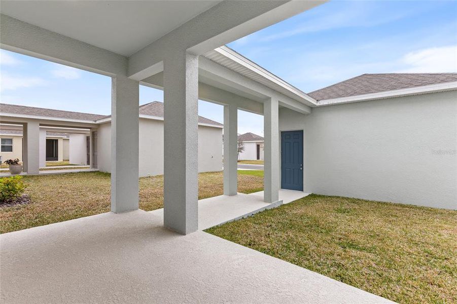 Exterior details and patio area of a home in Crossroads at Kelly Park, Apopka (Image 3).