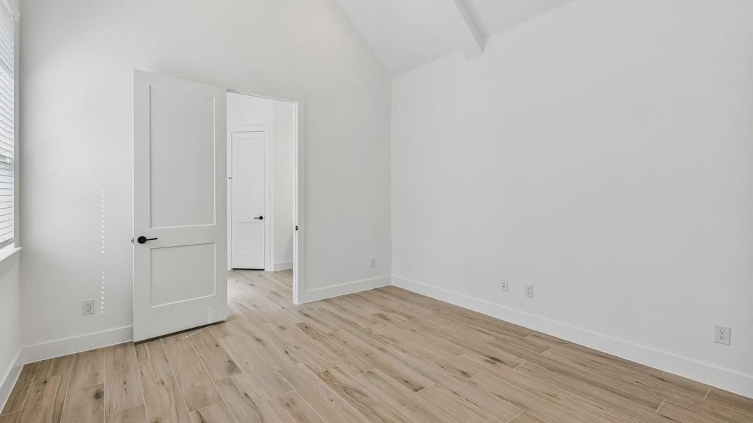 Spacious, unfurnished interior of a new home in Artavia, Conroe (Image 37).
