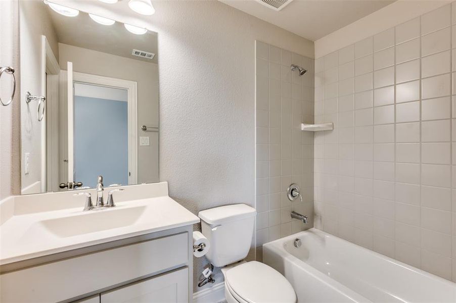 Furnished interior view inside a new home in , Mansfield (Image 12).