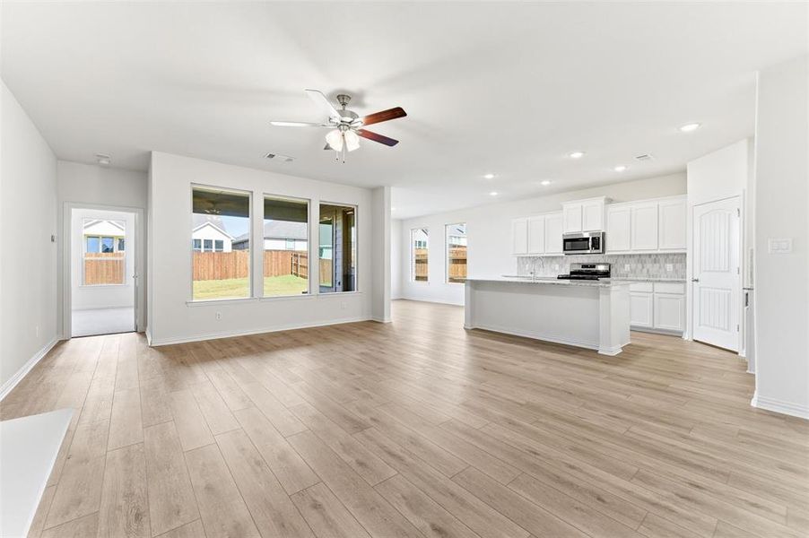 Spacious, unfurnished interior of a new home in Liberty Pointe, Gainesville (Image 19).