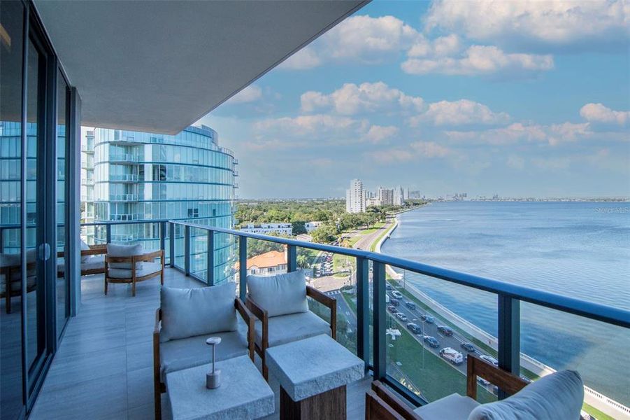 Condo located in Tampa, FL showcasing its design and architecture (Image 28). Condo located in Tampa, FL showcasing its design and architecture (Image 28).