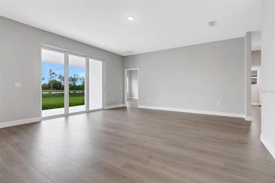 Spacious, unfurnished interior of a new home in , Port Charlotte (Image 17).