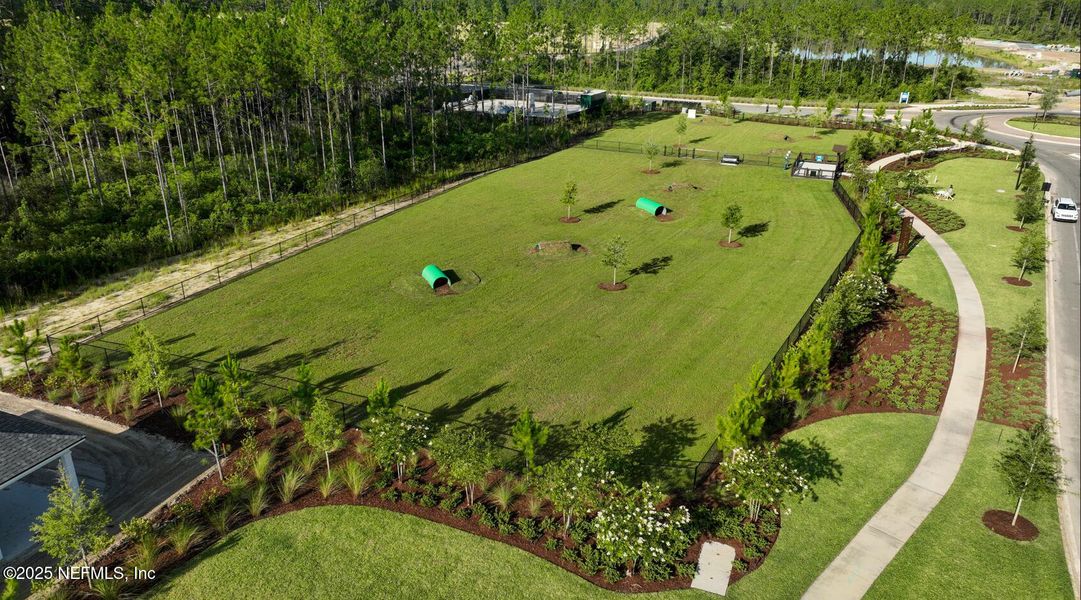 Image 4 of a home in Tributary 50'.
