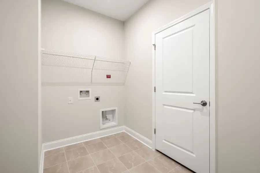 Spacious, unfurnished interior of a new home in Waterways, Richmond Hill (Image 50).