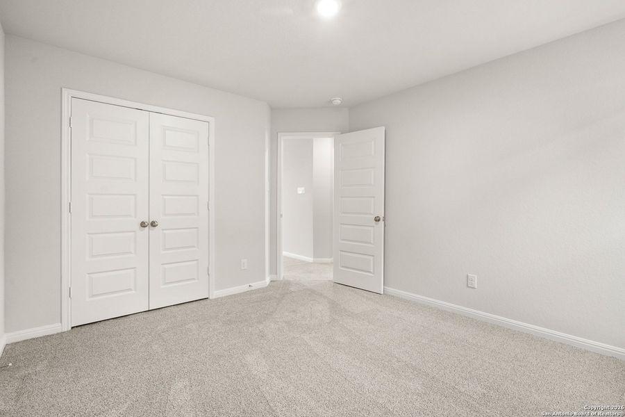 Spacious, unfurnished interior of a new home in Cinco Lakes, San Antonio (Image 19).