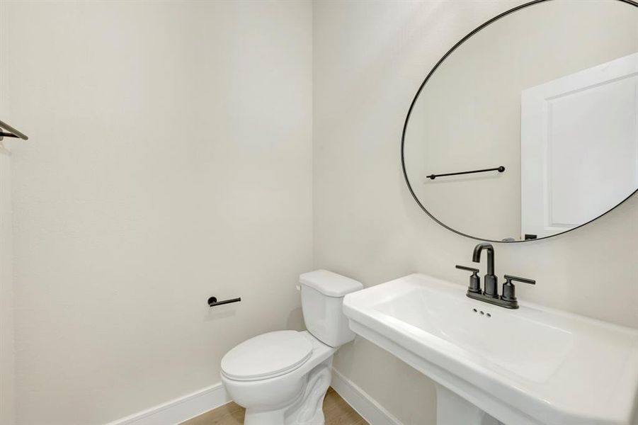 Furnished interior view inside a new home in Elevon, Lavon (Image 27).