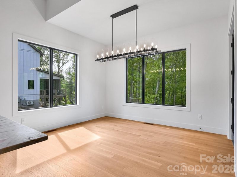 Spacious, unfurnished interior of a new home in , Fairview (Image 19).