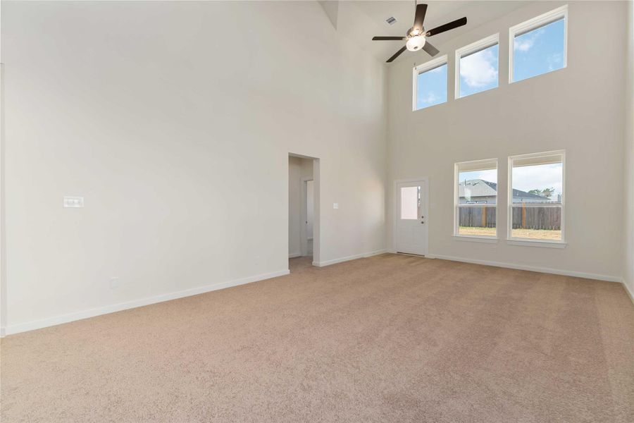Spacious, unfurnished interior of a new home in Granger Pines, Conroe (Image 12).