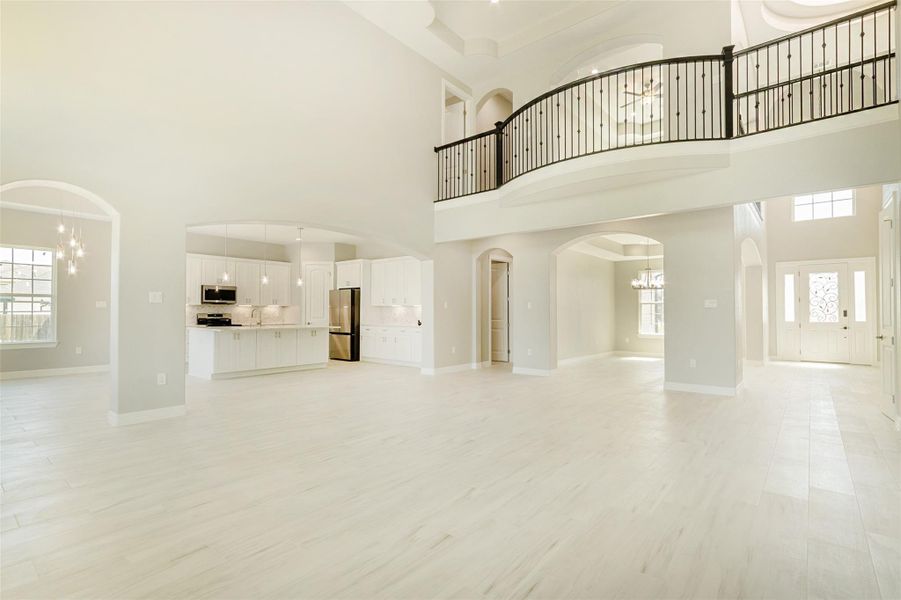 Spacious, unfurnished interior of a new home in , Dickinson (Image 19).
