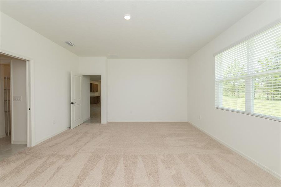 Spacious, unfurnished interior of a new home in , Bartow (Image 15).
