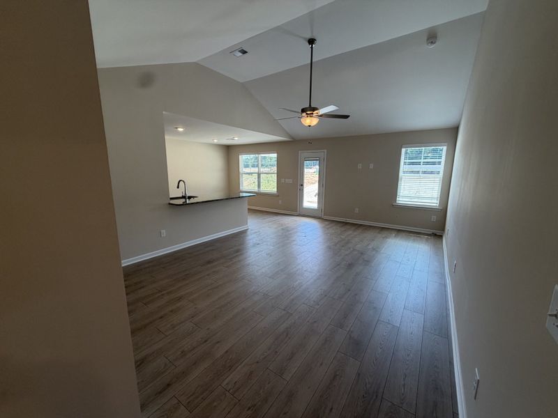 Spacious, unfurnished interior of a new home in Stillwater, Tullahoma (Image 11).