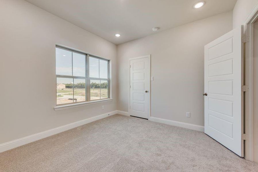 Spacious, unfurnished interior of a new home in Bayside, Rowlett (Image 18).