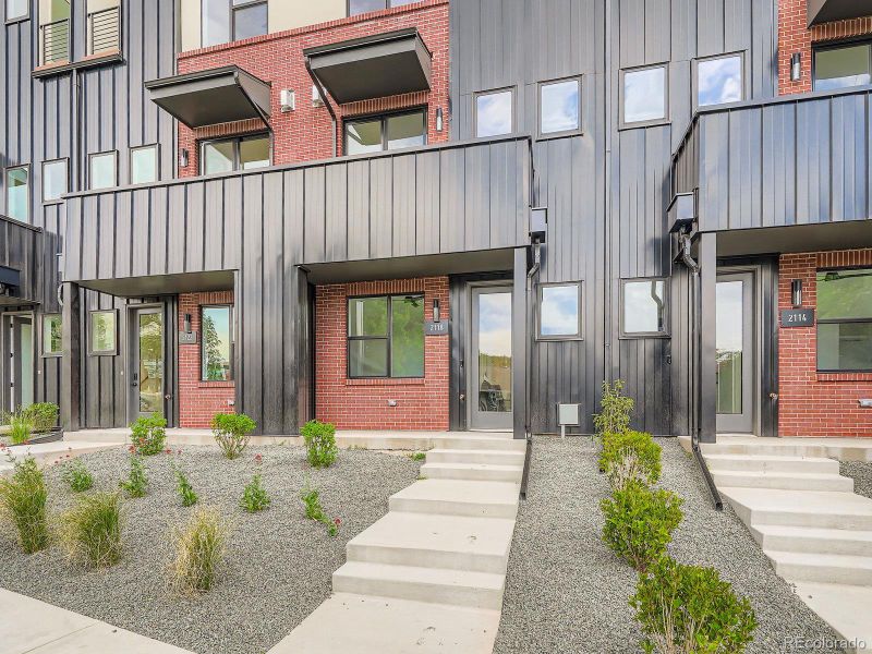 03 Exterior Front Entry.jpg 03 Exterior Front Entry.jpg