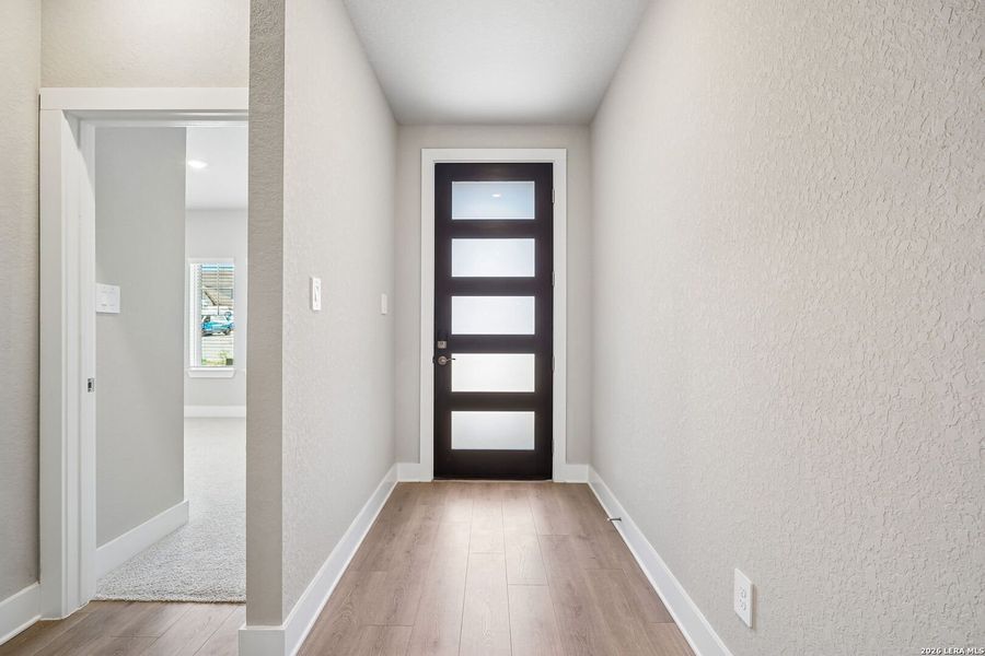 Spacious, unfurnished interior of a new home in Arcadia Ridge - Classic Series, San Antonio (Image 37).