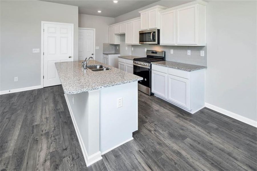 Furnished interior view inside a new home in Poplar Preserve, Newnan (Image 5).